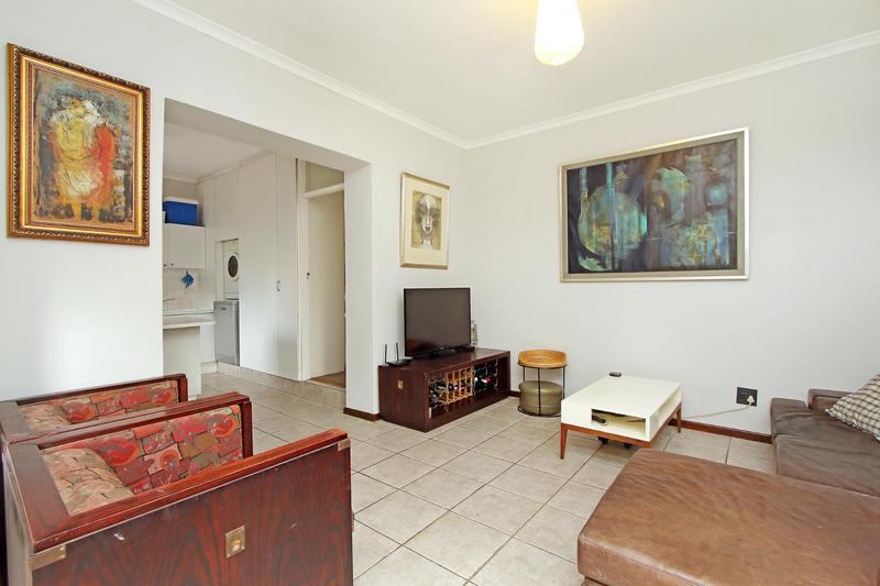 To Let 2 Bedroom Property for Rent in Green Point Western Cape